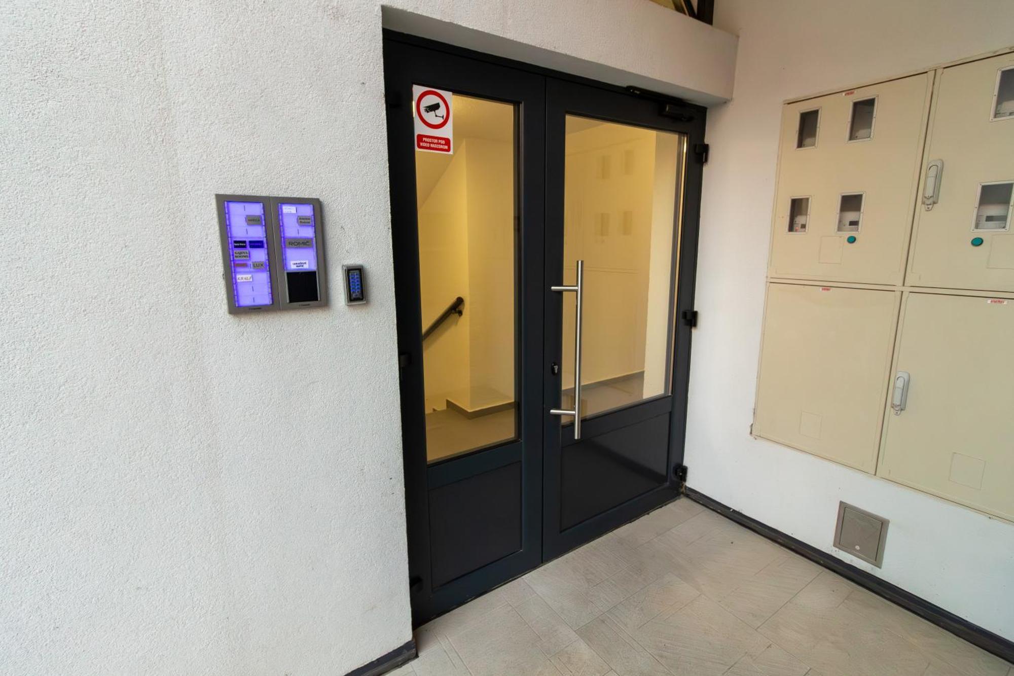 Gajeva Rooms - Stockholm Apartment Self Check-In Virovitica Exterior foto